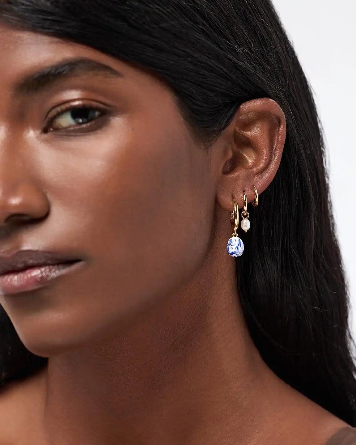 Pearl Hoops - Medium Frida