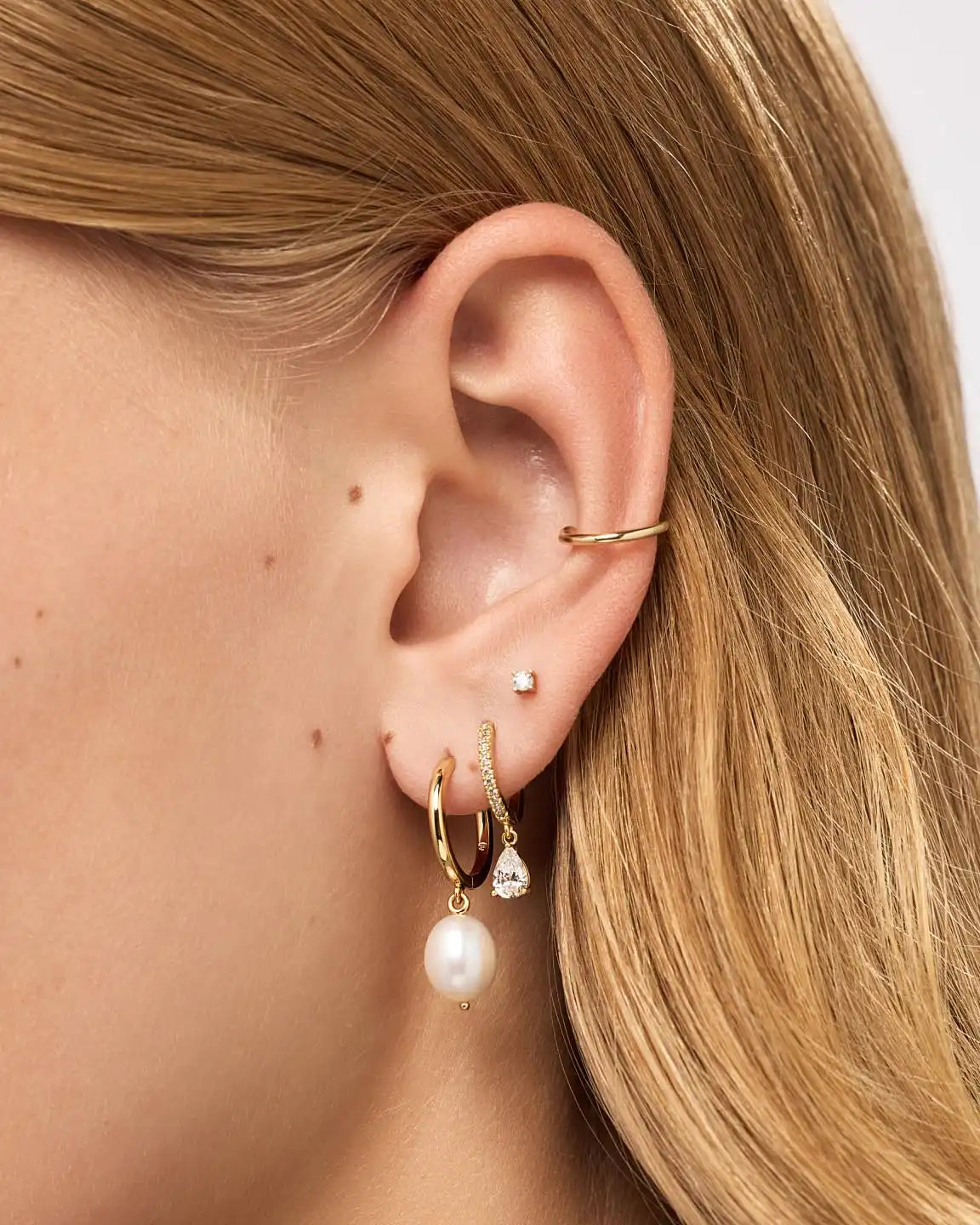 Pearl Hoops - Medium Frida