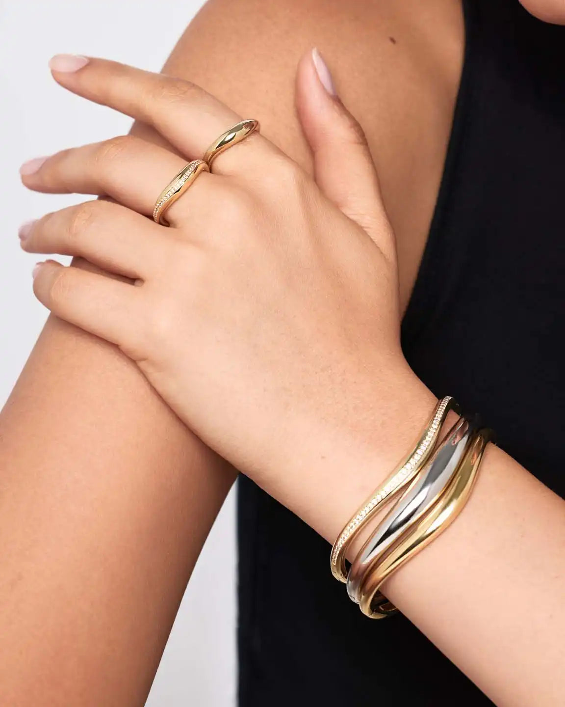 Gold Band Ring - Stevie